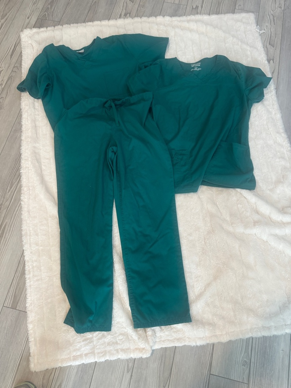 Green Scrub Bundle 3 Pc Mixed Sizes – Cherokee Top + 2 Tops + Pants